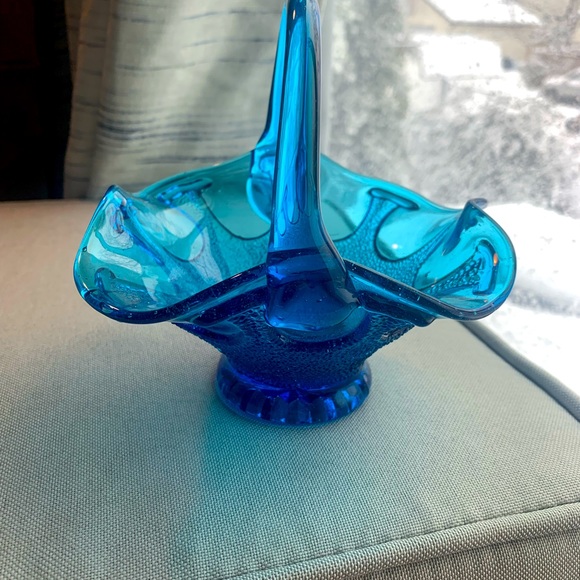 Art glass blue basket bowl - Picture 6 of 6